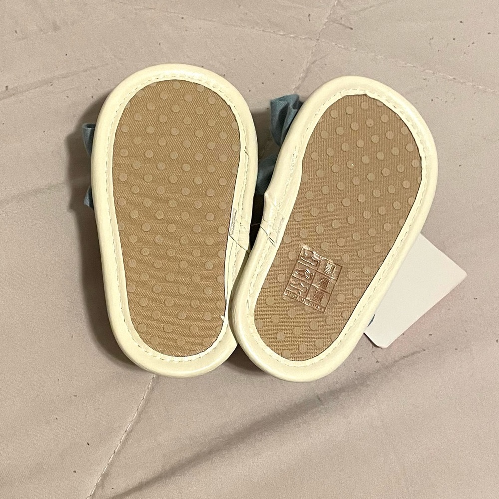 6-12M Sandals - Picture 4 of 6